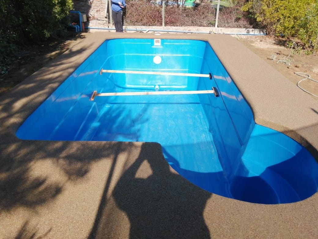 Rectangular con jacucci romano 7.4 x 3.4  Prof: 1 a 1.7