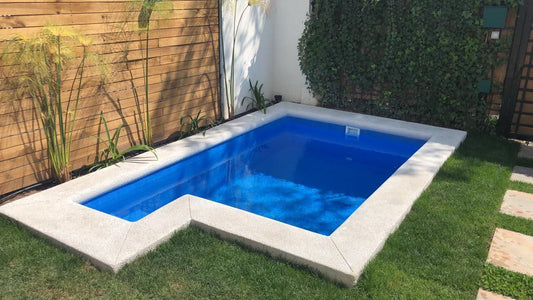 Rectangular con escalera 4x2.5 Prof: 1.2